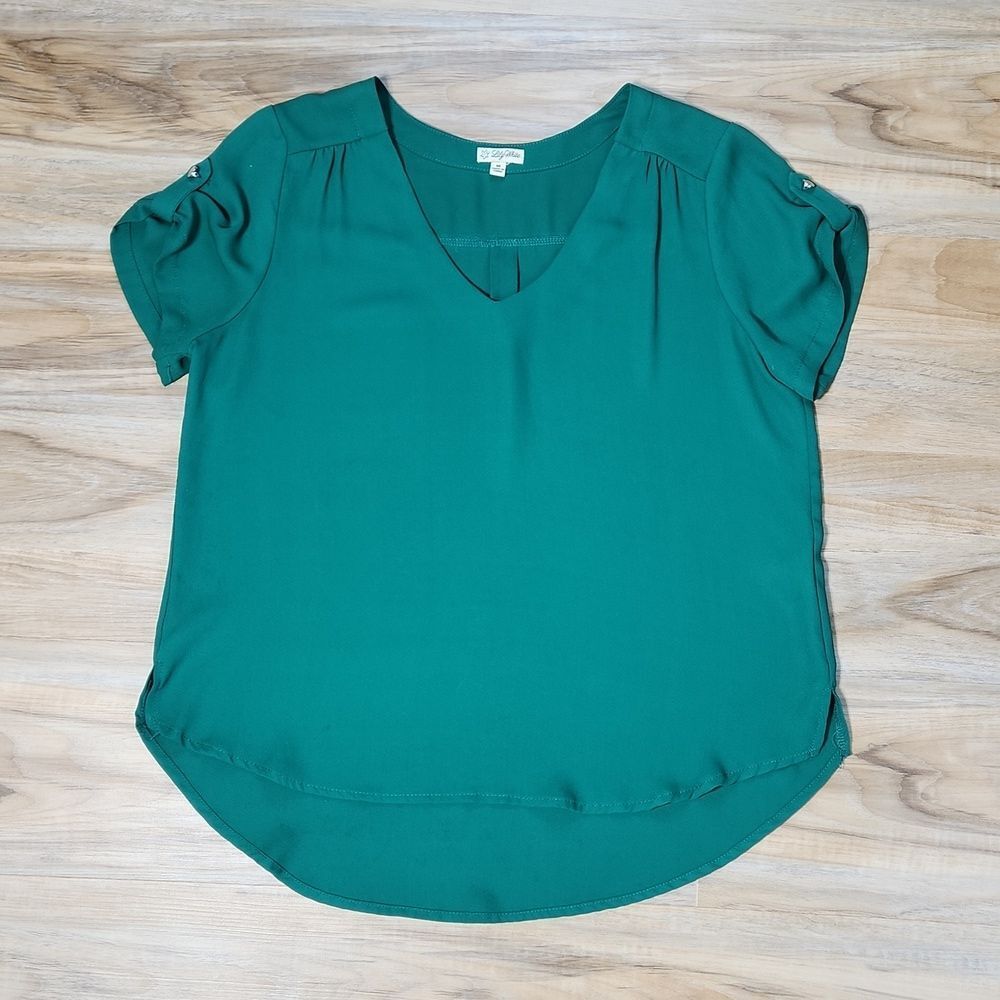 💜Lily White Green Vneck Hi-Low Short Sleeve Top Medium